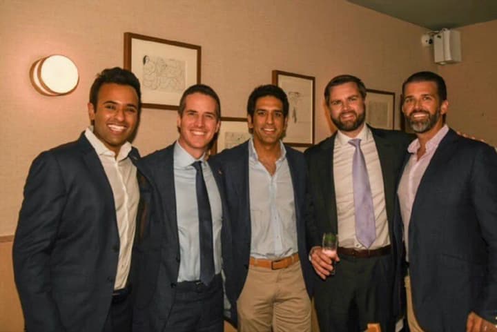 u-vashynhtoni-vidkryiut-klub-dlia-ultrabahatykh-prykhylnykiv-trampa-politico