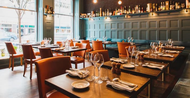 opendatabot-dokhid-restoraniv-ta-hoteliv-zris-na-10percent-u-2024-rotsi-lidyruie-mcdonalds