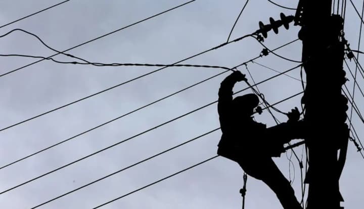 electrocuted-while-trying-to-divert-electric-wires-police-in-kyiv-region-are-investigating-the-circumstances-of-the-mans-death