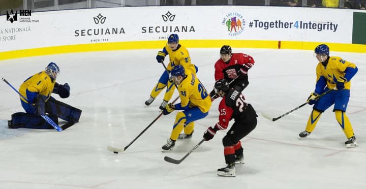 ukraina-zaznala-porazky-vid-yaponii-u-vyrishalnomu-matchi-na-chs-z-khokeiu-dolia-zbirnoi-zalezhyt-vid-inshykh-matchiv