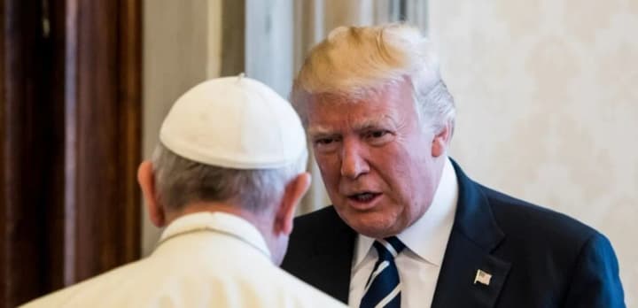 tramp-v-obrazi-papy-rymskoho-katolytskyi-svit-reahuie-na-skandalnu-svitlynu-prezydenta-ssha