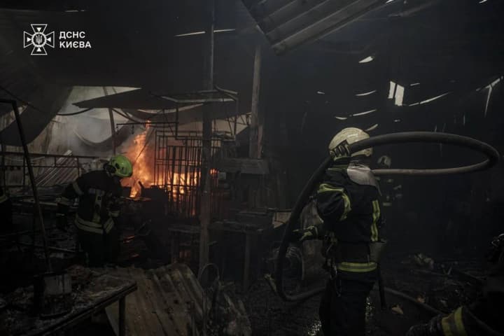 large-scale-fire-in-the-capitals-hydropark-warehouse-premises-were-on-fire