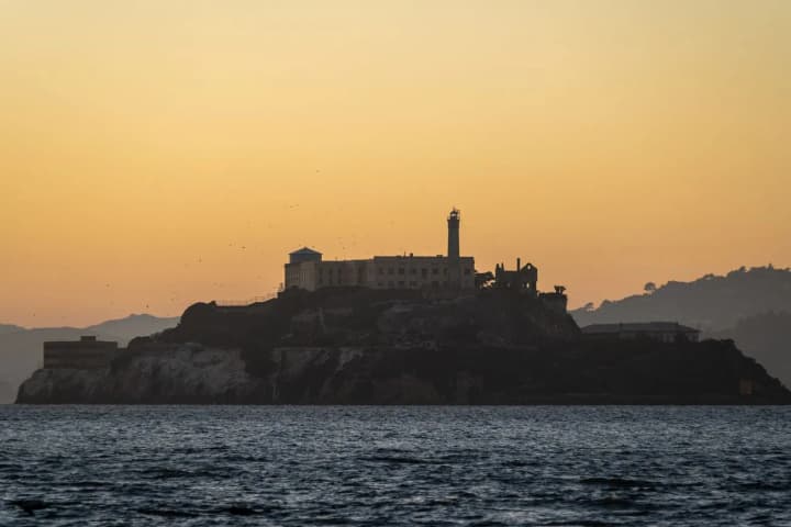 trump-ordered-to-reopen-alcatraz-prison