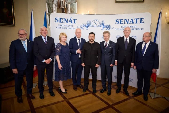 zelenskii-vstretilsya-s-rukovodstvom-senata-chekhii-detali