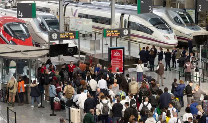 krazha-signalnogo-kabelya-na-zheleznoi-doroge-v-ispanii-privela-k-sboyu-v-kursirovanii-poezdov