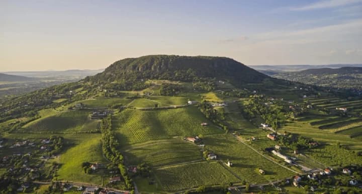 in-hungary-treasures-dating-back-3400-years-were-discovered-on-an-extinct-volcano