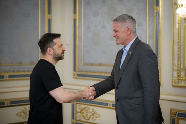 zelenskyi-ta-hensek-oesr-korman-obhovoryly-plan-vidnovlennia-ukrainy-detali