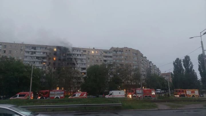 in-kyiv-5-people-were-injured-due-to-the-enemys-attack-in-the-shevchenkivskyi-district-drone-fragments-fell-on-a-residential-building-and-a-supermarket