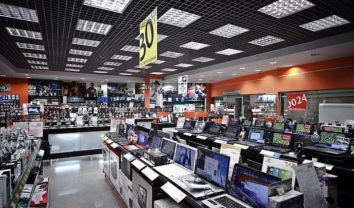 v-ukraini-maizhe-vsia-pobutova-elektronika-importna-ekspert-rozpoviv-pro-skhemy-siroho-rynku