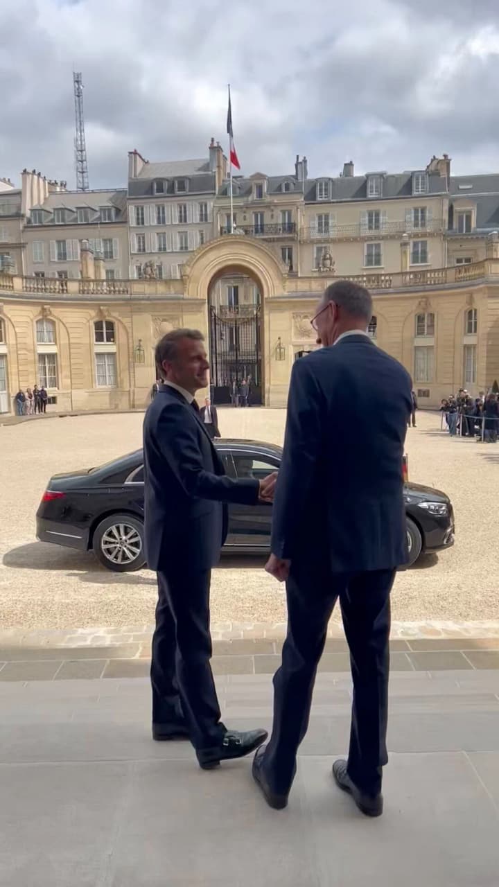 merts-zustrivsia-z-makronom-pid-chas-pershoi-zakordonnoi-poizdky-yak-kantsler-nimechchyny