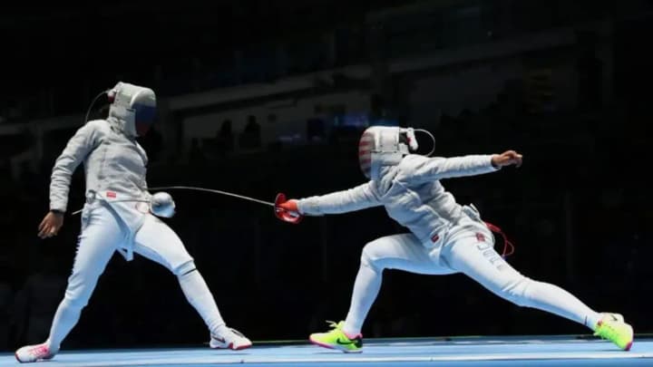 rosiian-ta-bilorusiv-dopustiat-do-komandnykh-turniriv-z-fekhtuvannia-pid-praporom-fie