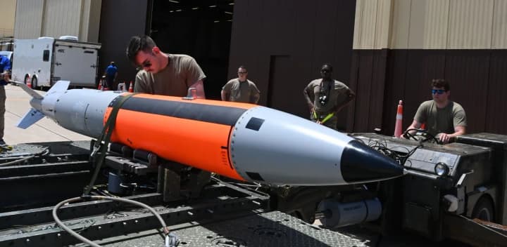 the-us-will-release-the-b61-13-thermonuclear-bomb-as-early-as-may-2025-details