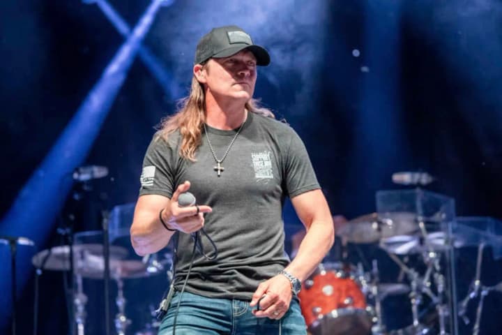 3-doors-down-frontman-brad-arnold-diagnosed-with-stage-4-cancer