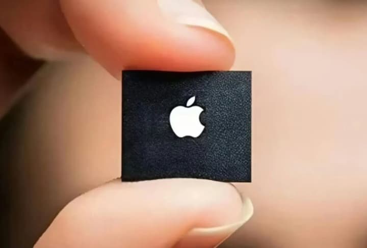 apple-razrabativaet-chipi-dlya-umnikh-ochkov-serverov-ii-i-novikh-mac-bloomberg