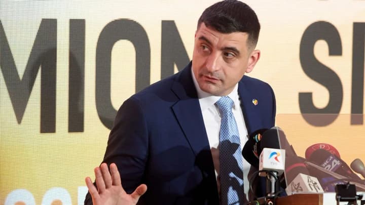 vibori-prezidenta-ruminii-dva-glavnikh-kandidata-imeyut-odinakovuyu-podderzhku-pered-vtorim-turom