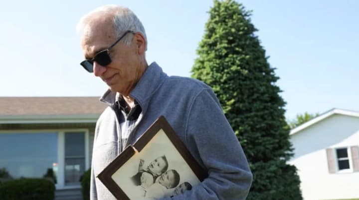 liubyv-hraty-v-kvacha-ta-monopoliiu-brat-novoobranoho-papy-rozpoviv-pro-dytynstvo-leva-xiv