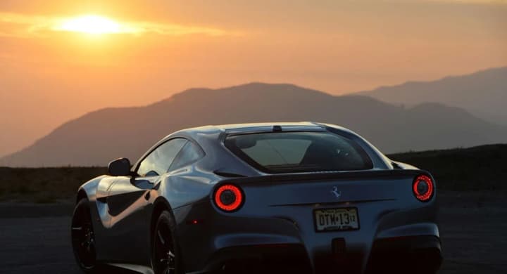 ferrari-ochikuie-zrostannia-prodazhiv-u-kytai-zavdiaky-novomu-elektrychnomu-superkaru-bloomberg