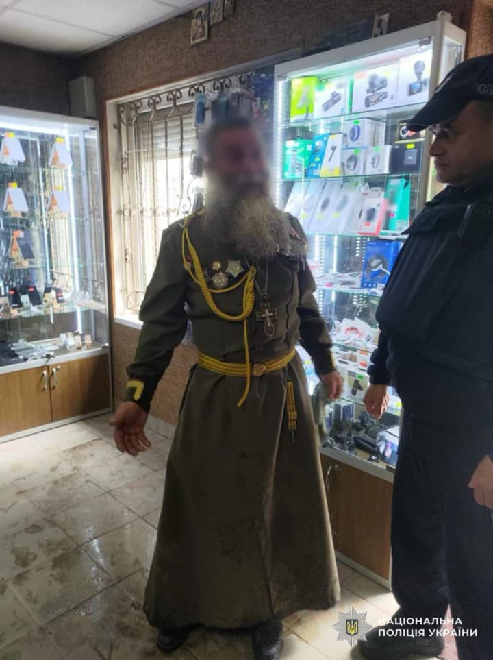 in-zakarpattia-a-priest-of-the-uoc-mp-and-his-friend-walked-through-the-village-in-soviet-military-uniform