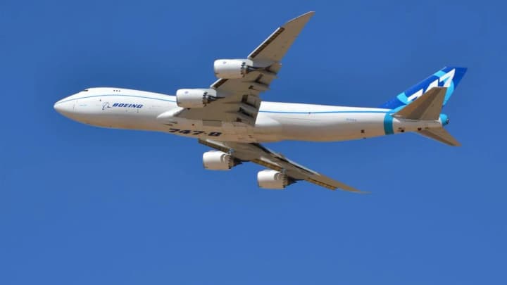 katar-hotuietsia-podaruvaty-trampu-litaiuchyi-palats-za-400-mln-dolariv-zmi