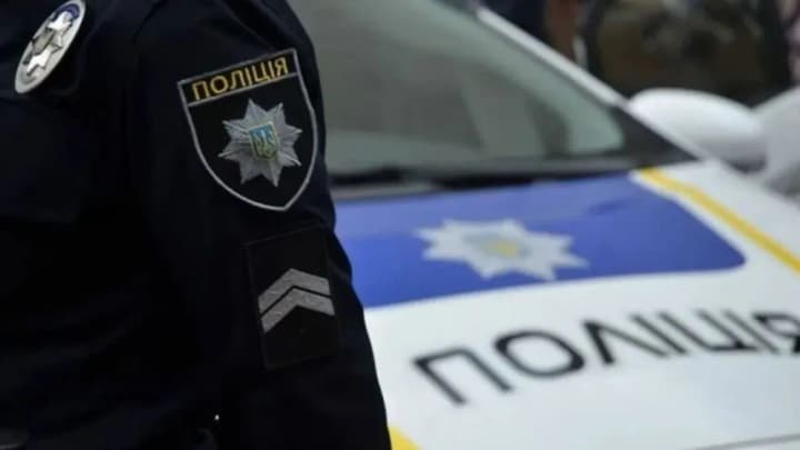 u-kyievi-vchytel-pohrozhuvav-7-klasnyku-politsiia-provela-perevirku-v-odnomu-zi-stolychnykh-litseiv
