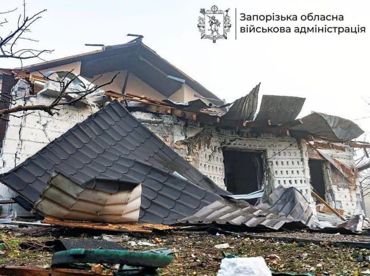 aviation-and-drones-the-occupiers-carried-out-454-strikes-on-14-settlements-in-the-zaporizhzhia-region-ova