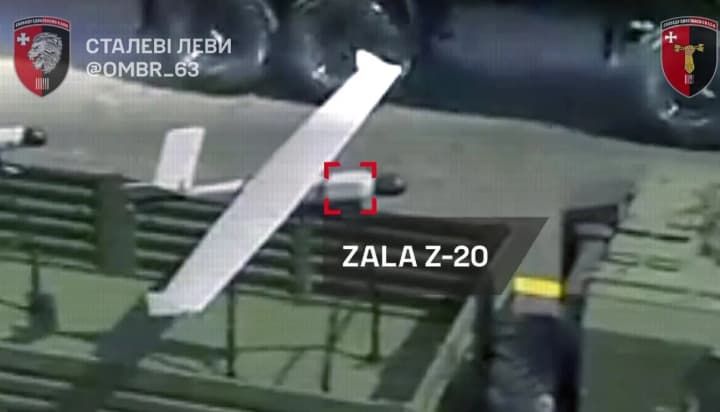 ridkisnyi-dron-rozvidnyk-rf-yakym-khvalylysia-na-paradi-v-moskvi-zbyt-zsu-na-donechchyni