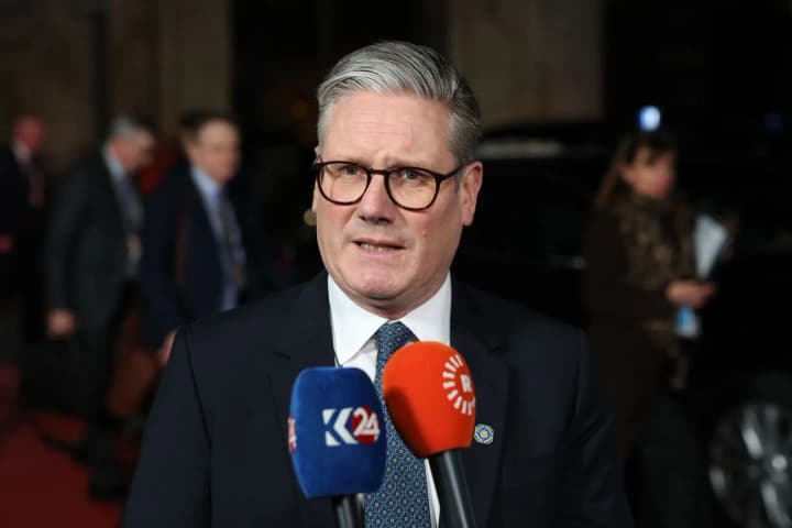 starmer-obvinil-putina-v-zatyagivanii-prekrashcheniya-ognya