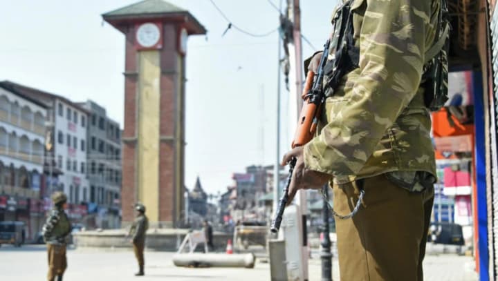 pakistan-zayavlyaet-chto-indiiskie-i-pakistanskie-armii-dogovorilis-o-prekrashchenii-ognya-k-voskresenyu