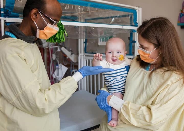 in-the-usa-for-the-first-time-in-the-world-a-baby-received-treatment-using-genetic-scissors