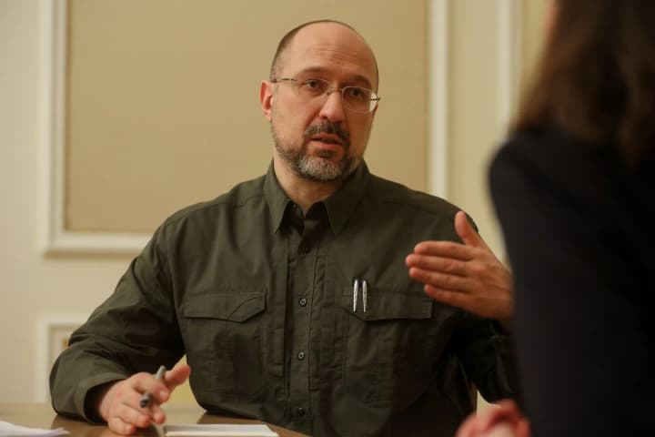 ukraine-in-negotiations-with-the-eu-on-a-transitional-period-of-visa-free-trade-shmyhal