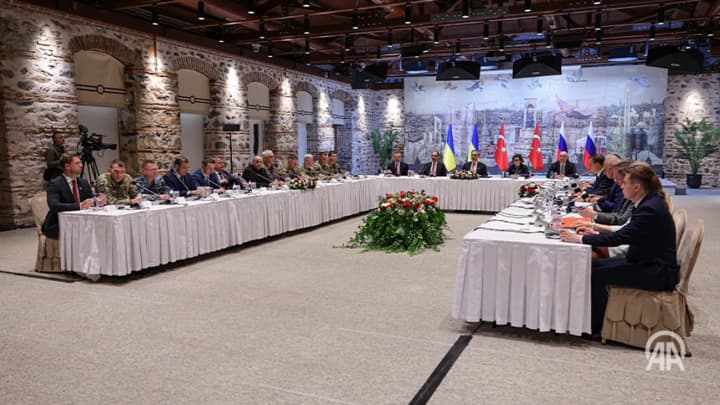 at-the-negotiations-the-russian-federation-demanded-the-withdrawal-of-the-ukrainian-army-from-several-regions-inside-ukraine-for-a-ceasefire-media