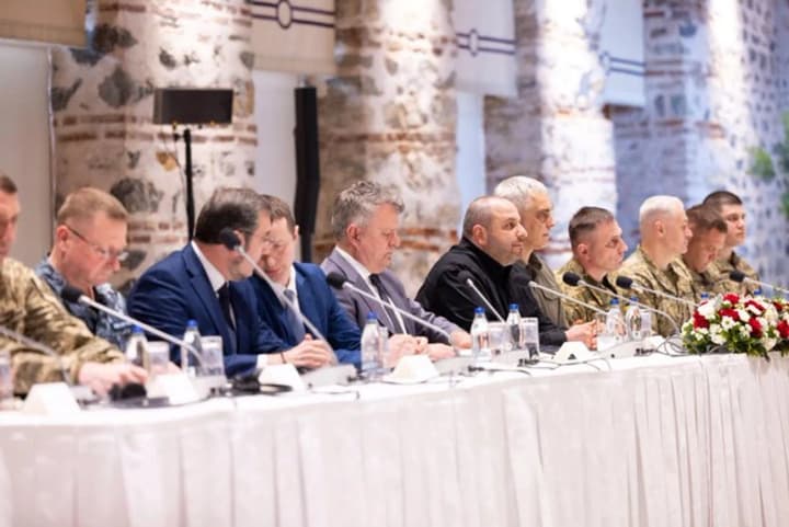 umierov-pid-chas-peremovyn-z-delehatsiieiu-rf-obhovoriuvalysia-mozhlyvi-kontakty-zelenskoho-z-putinym