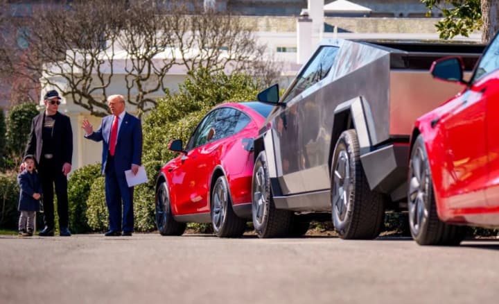 tesla-maizhe-ne-vidchuie-vplyvu-myt-trampa-na-avtoprom-newsweek