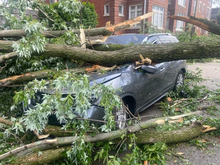 silnii-shtorm-v-ssha-unes-zhizni-pyati-chelovek