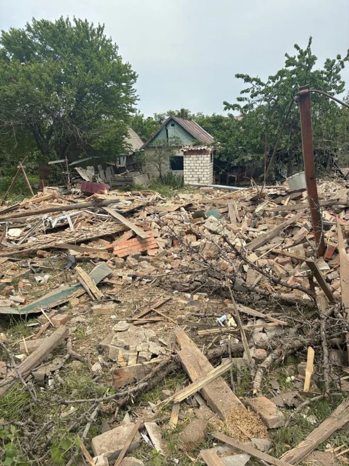 na-donechchyni-cherez-rosiiski-ataky-zahynula-zhinka-shche-8-liudei-poraneno