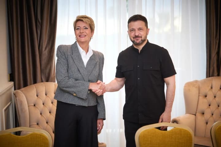 zelenskyi-obhovoryv-z-prezydentkoiu-shveitsarii-dyplomatychni-kroky-zarady-myru-podrobytsi