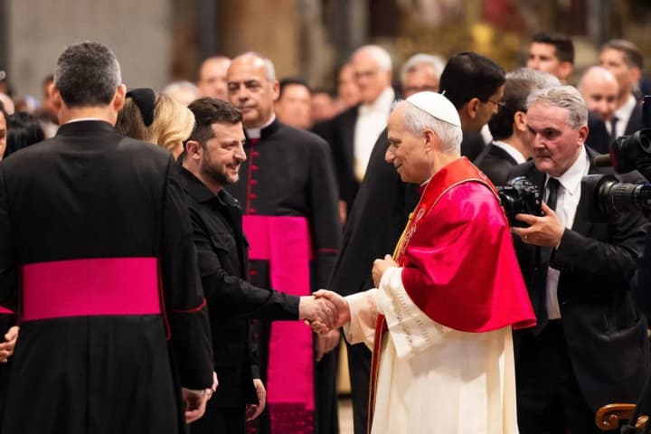 papa-lev-xiv-zghadav-ukrainu-pid-chas-inavhuratsiinoi-mesy-zelenskyi-vidreahuvav