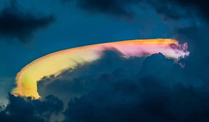 mysterious-white-stripe-spotted-over-the-us-sky-what-happened