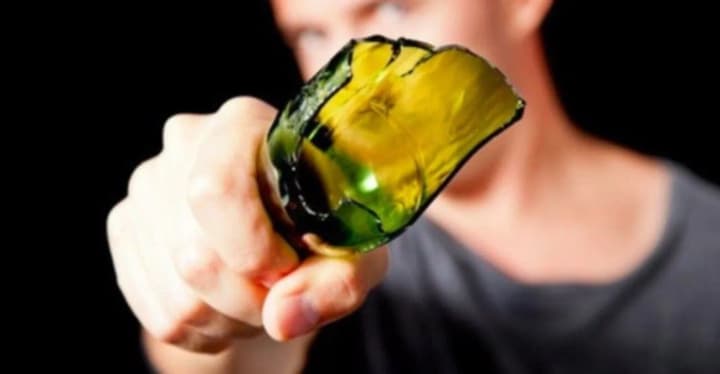 a-person-was-cut-with-glass-in-the-capital-law-enforcement-officers-are-establishing-the-circumstances