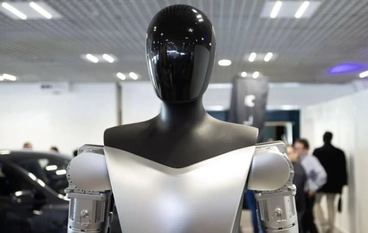 tesla-optimus-teper-gotovit-uzhin-i-ubiraet-vpechatlyayushchie-naviki-robota