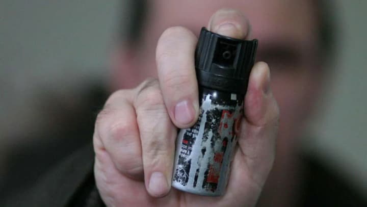 in-lviv-a-conscript-sprayed-gas-in-the-eyes-of-a-soldier-and-a-policeman-during-a-document-check