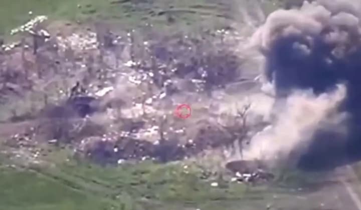 artillerymen-showed-the-spectacular-destruction-of-4-enemy-guns-with-ammunition-in-the-lyman-direction