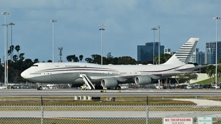 the-pentagon-has-officially-accepted-an-elite-boeing-747-from-qatar-for-modernization-as-trumps-plane