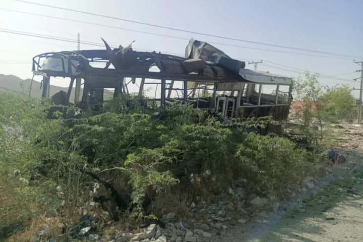 indiya-otvergla-obvineniya-pakistana-v-atake-na-shkolnii-avtobus-v-rezultate-kotoroi-pogibli-5-chelovek