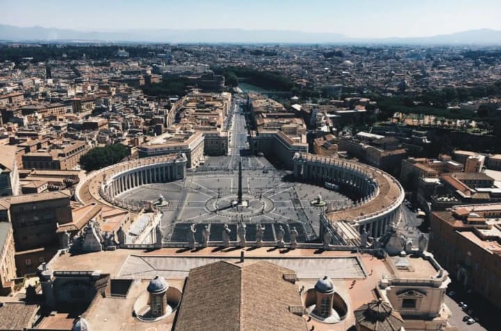 the-vatican-is-being-considered-as-a-platform-for-negotiations-between-ukraine-and-the-russian-federation-but-the-kremlin-is-against-it-bloomberg