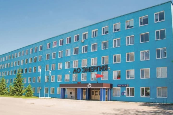 vyrobliaie-batarei-dlia-iskander-m-ta-krylatykh-raket-v-henshtabi-pidtverdyly-urazhennia-zavodu-enerhiia-v-rf