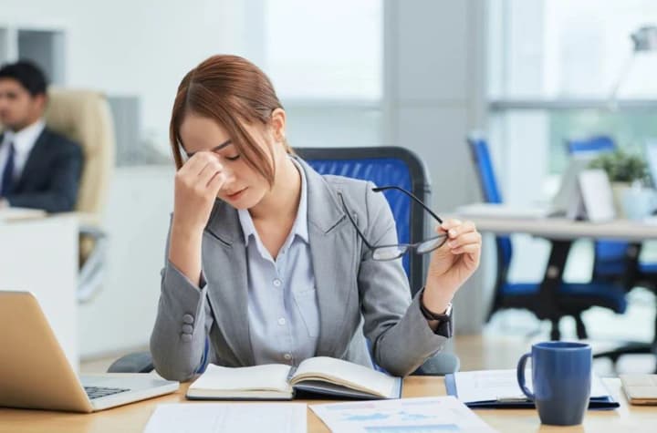 burnout-at-work-research-showed-that-75percent-of-employees-are-thinking-about-quitting