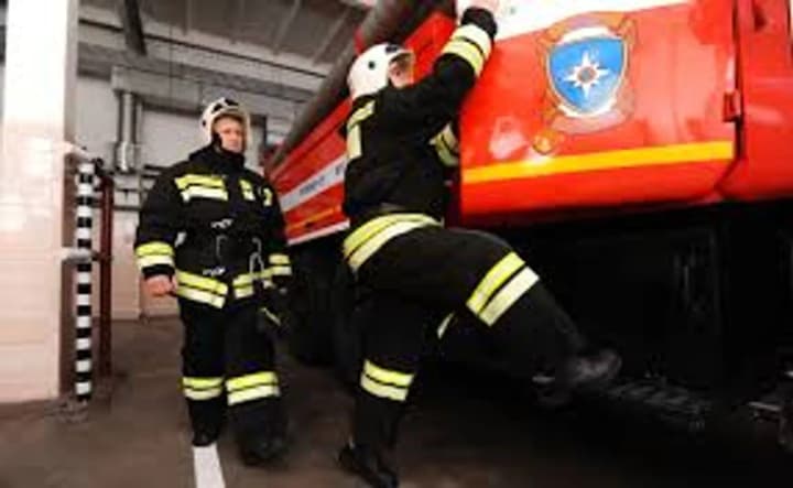 v-rf-povidomliaiut-shcho-tula-i-tver-pid-atakoiu-droniv