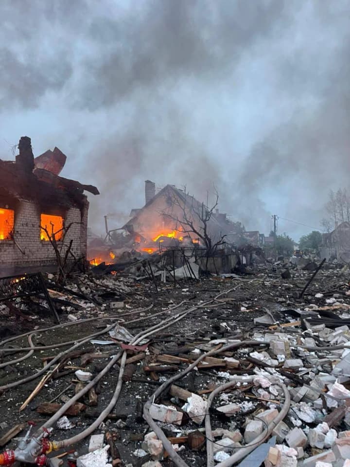 nichna-ataka-na-kyivshchynu-troie-zahyblykh-desiatero-poranenykh-sered-nykh-dityt-foto-naslidkiv