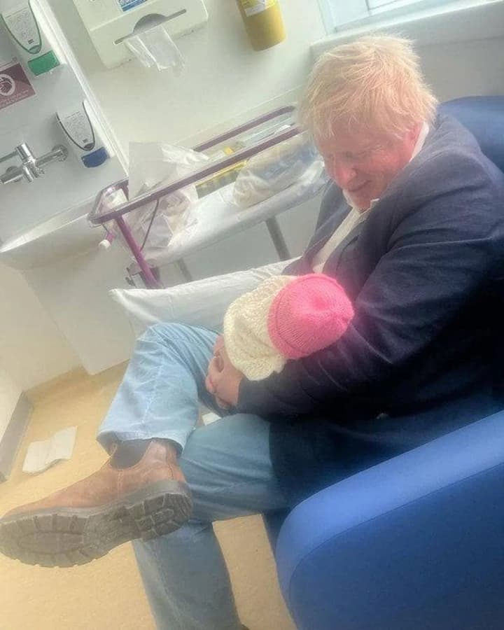 u-eks-premera-britanii-borisa-dzhonsona-rodilsya-devyatii-rebenok
